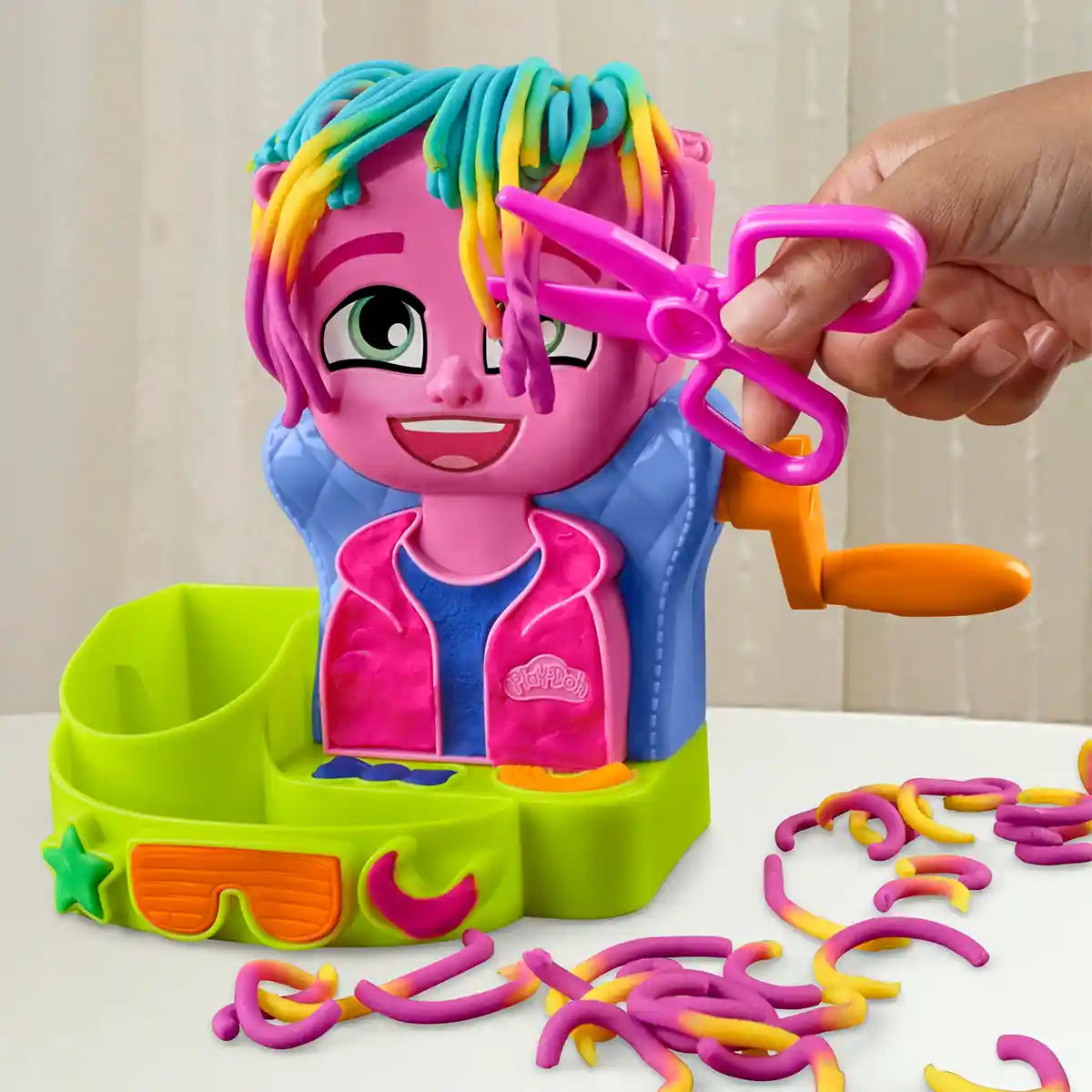 Playdoh Hair Stylin' Salon Playset with 6 Cans, Pretend Play Toys for  3+