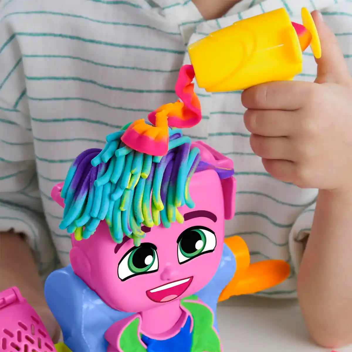 Playdoh Hair Stylin' Salon Playset with 6 Cans, Pretend Play Toys for  3+