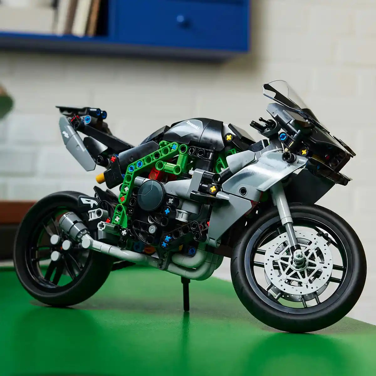 Lego Technic 42170 Kawasaki Ninja H2R Motorcycle