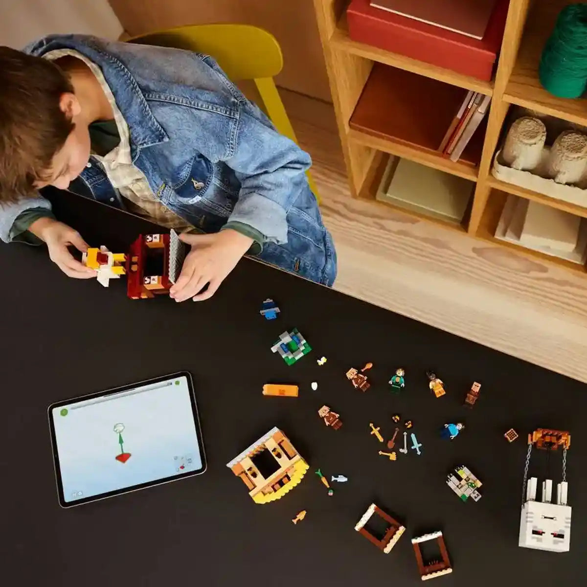 Lego 21273 The Ghast Balloon Village Attack