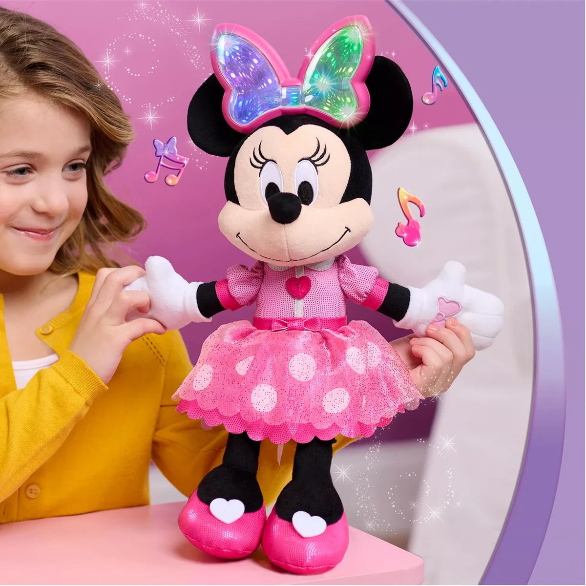Minnie Mouse Colorfinity Feature Plush