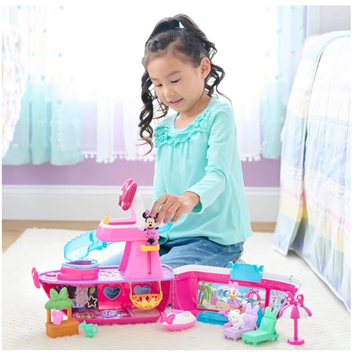 Minnie Mouse Bowdazzling Yacht Playset