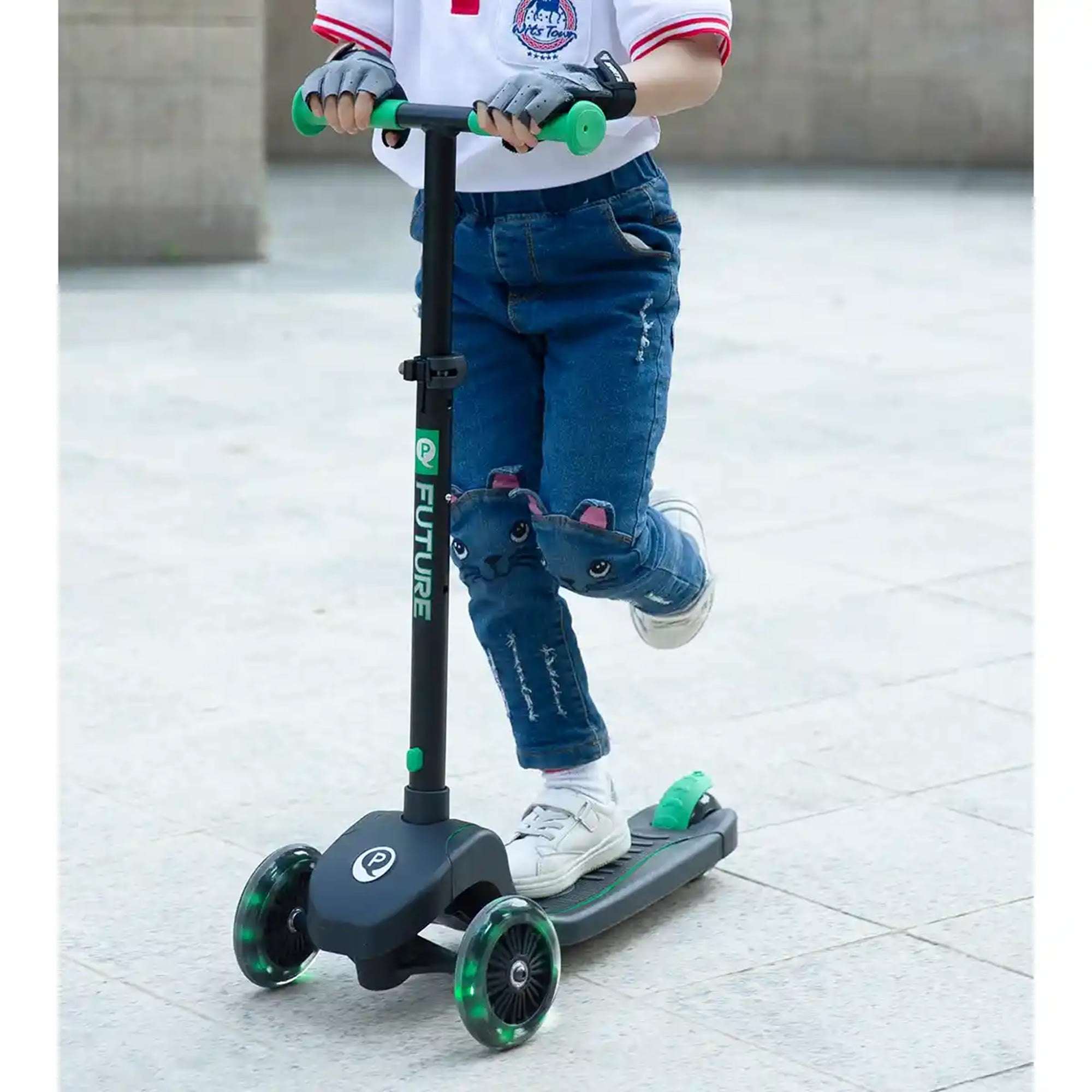 QPLAY FUTURE LED SCOOTER GREEN