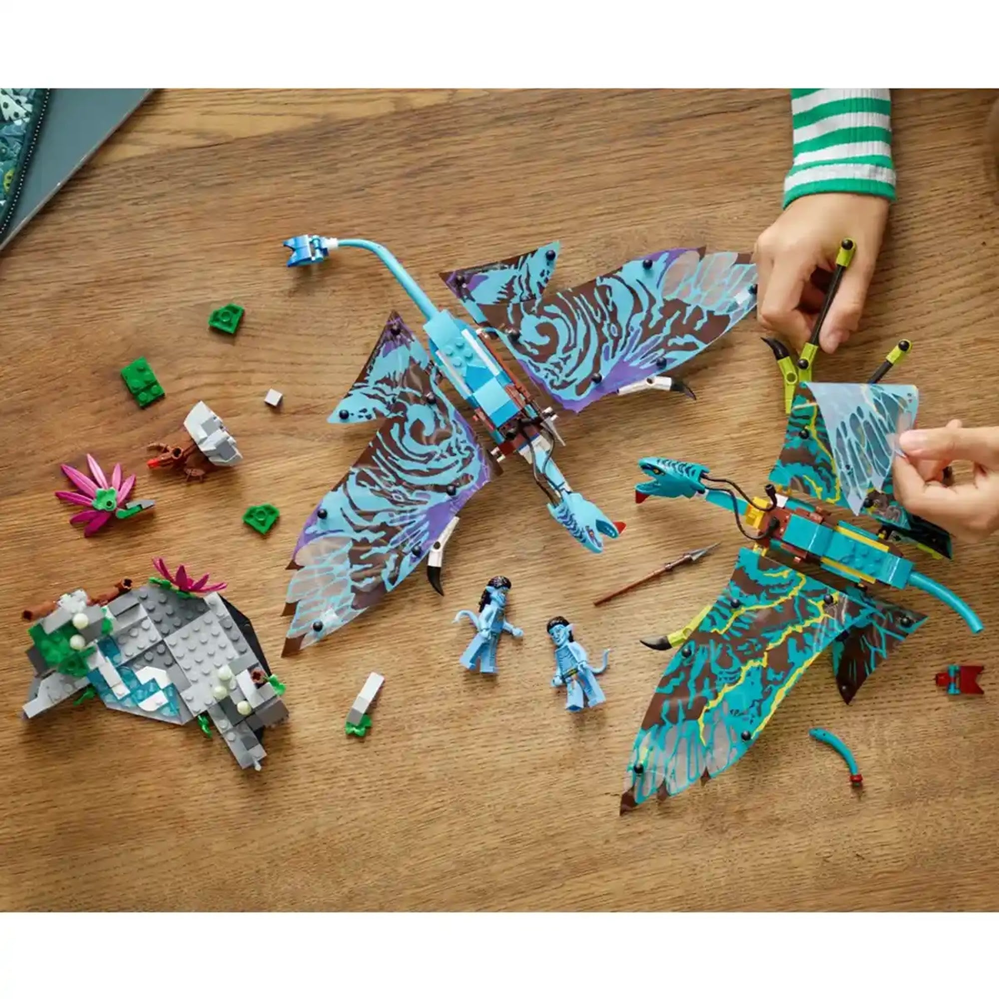 LEGOÃÂ® Avatar Jake & NeytiriÃ¢ÂÂs First Banshee Flight 75572 Building Toy Set (572 Pcs) - Kiddy Zone