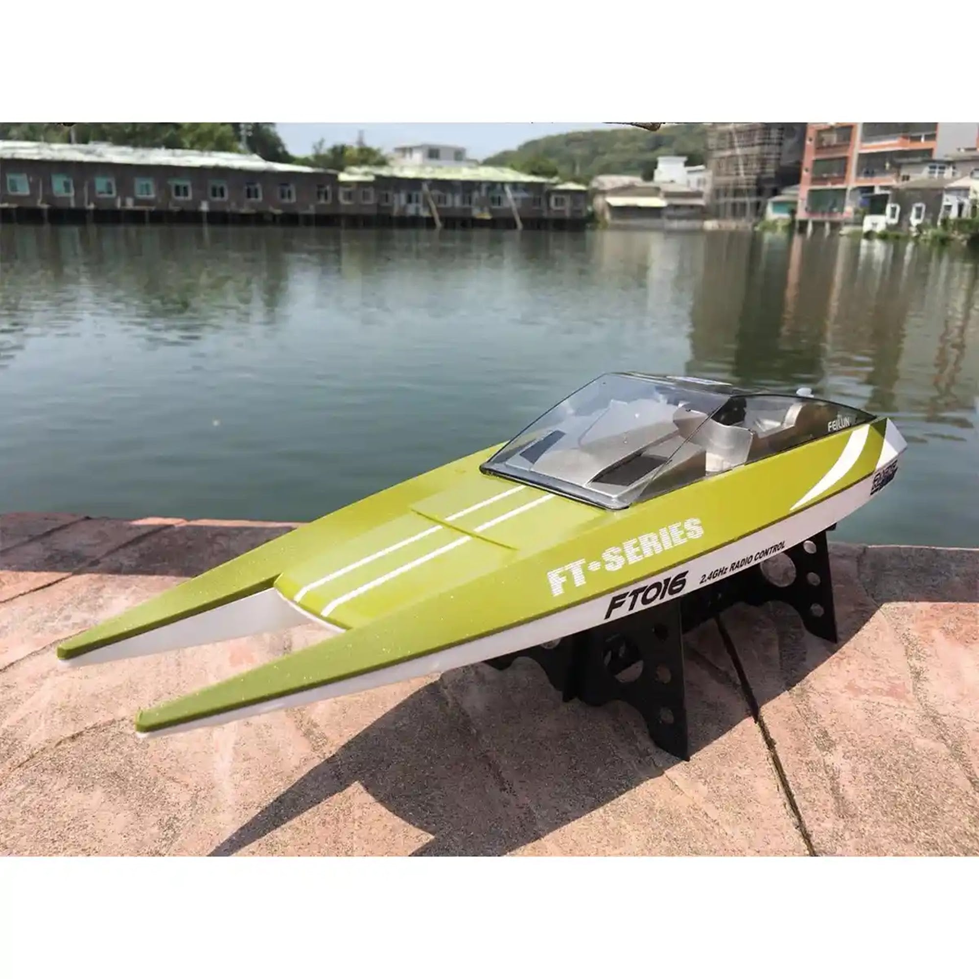 2.4G R/C FT016 RACING BOAT 14YRS+ - Kiddy Zone