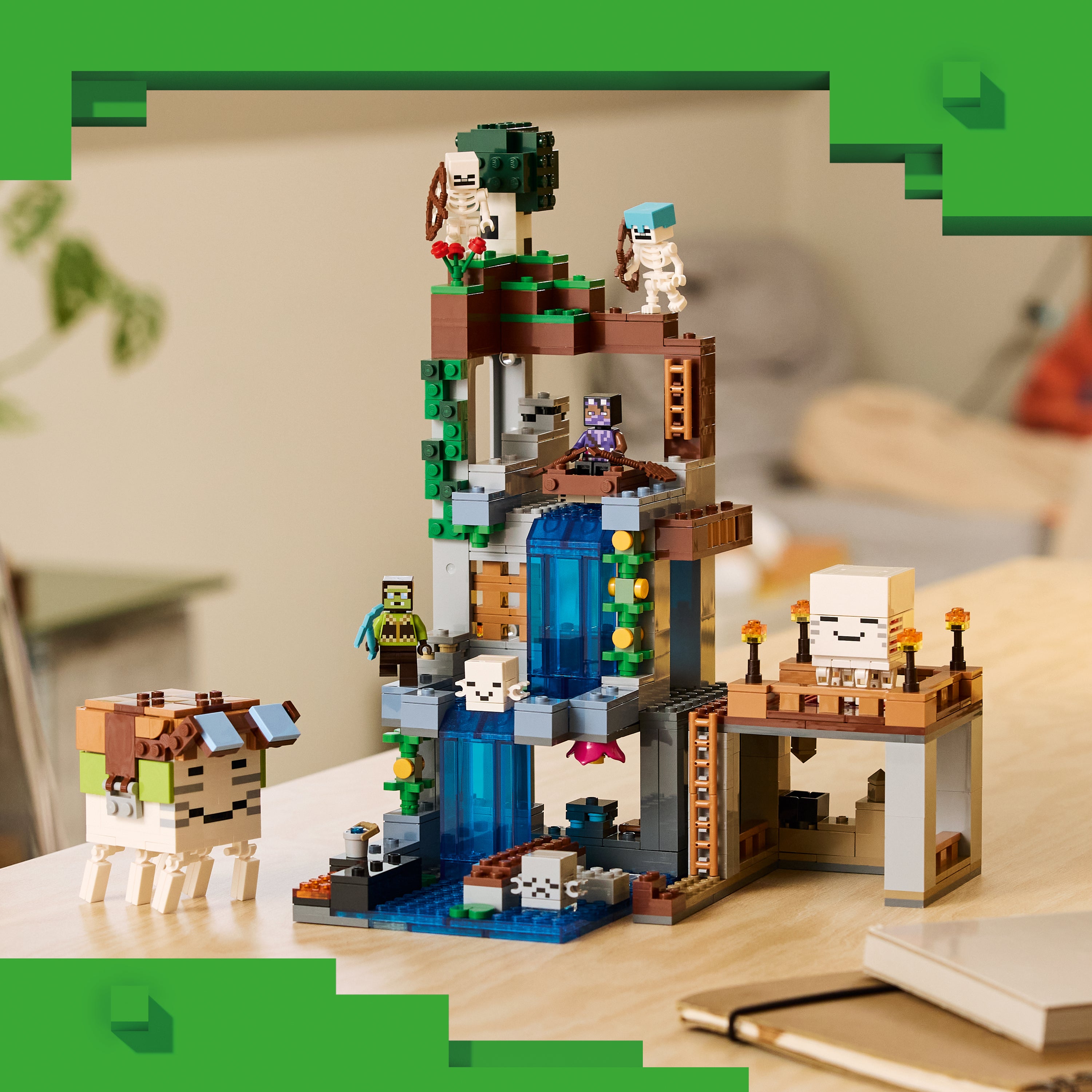 LEGO Minecraft 21597 Ghast Station V29 9+