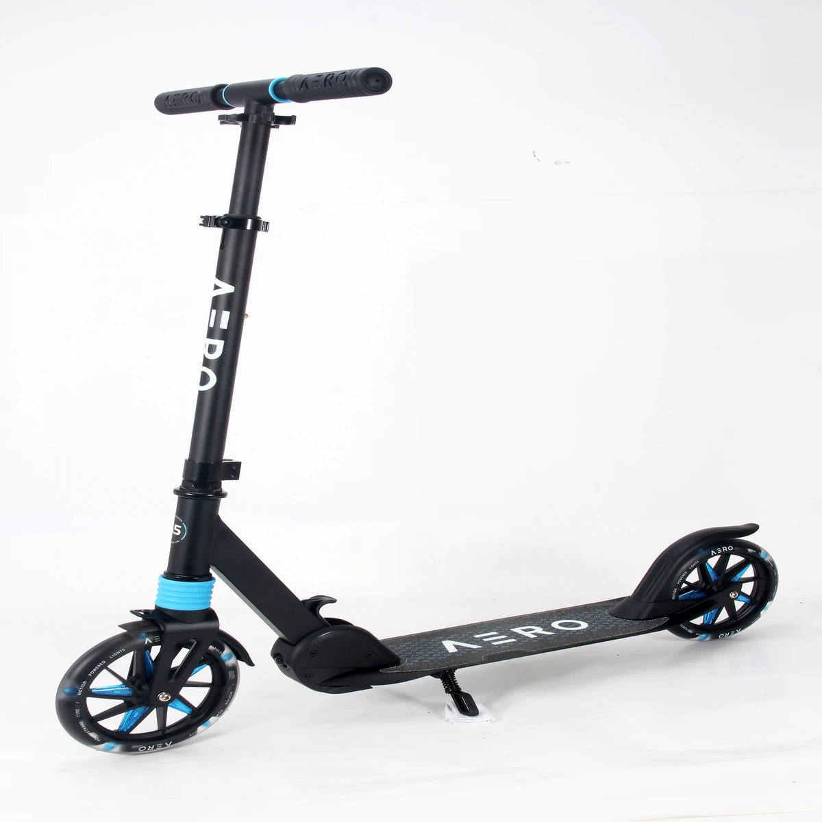 Aero Scooter with big light up wheels A5-Black