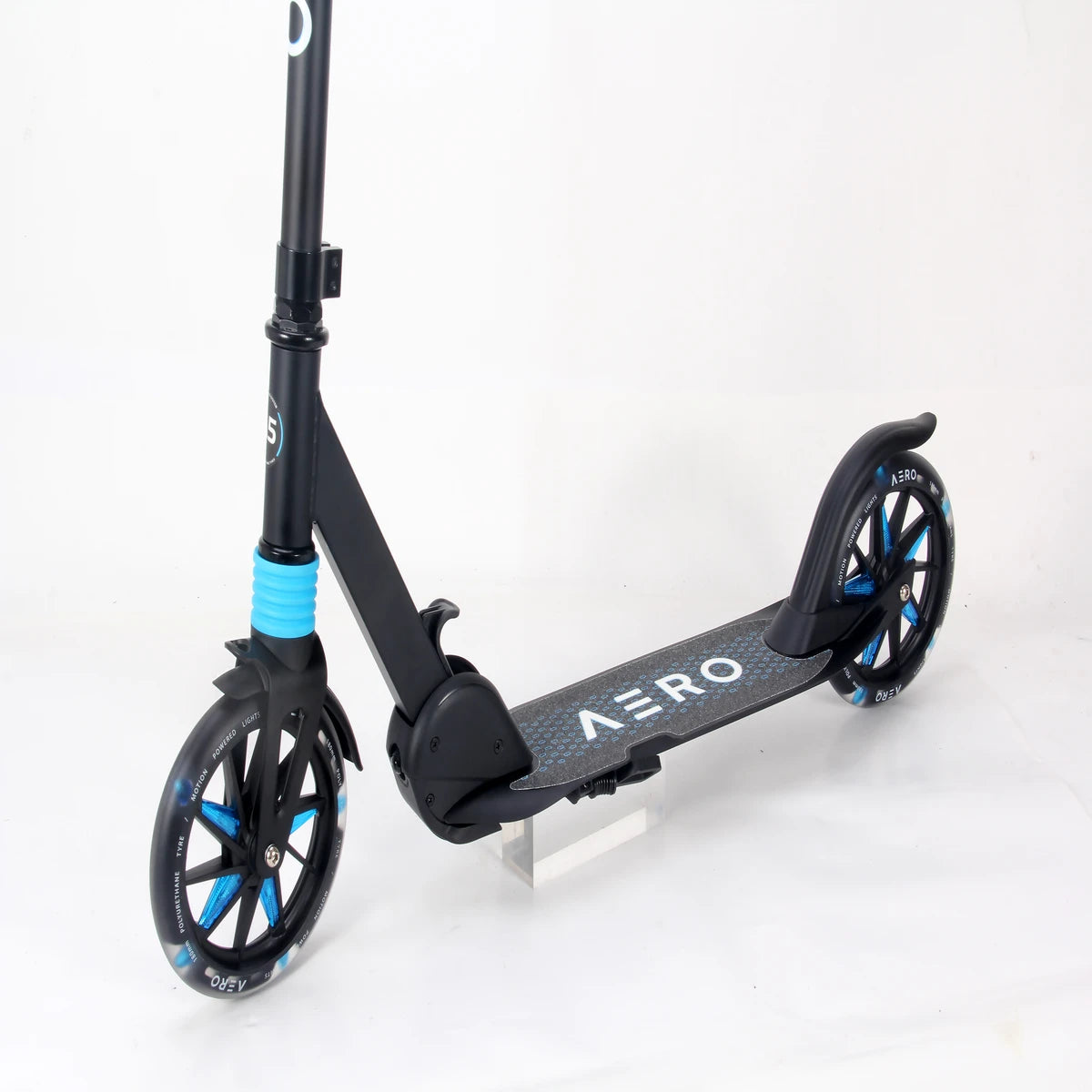 Aero Scooter with big light up wheels A5-Black