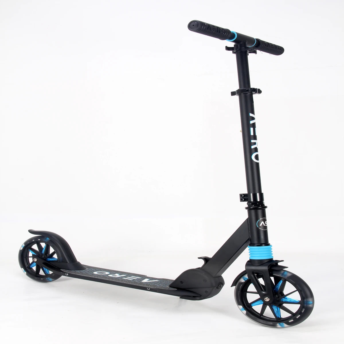 Aero Scooter with big light up wheels A5-Black