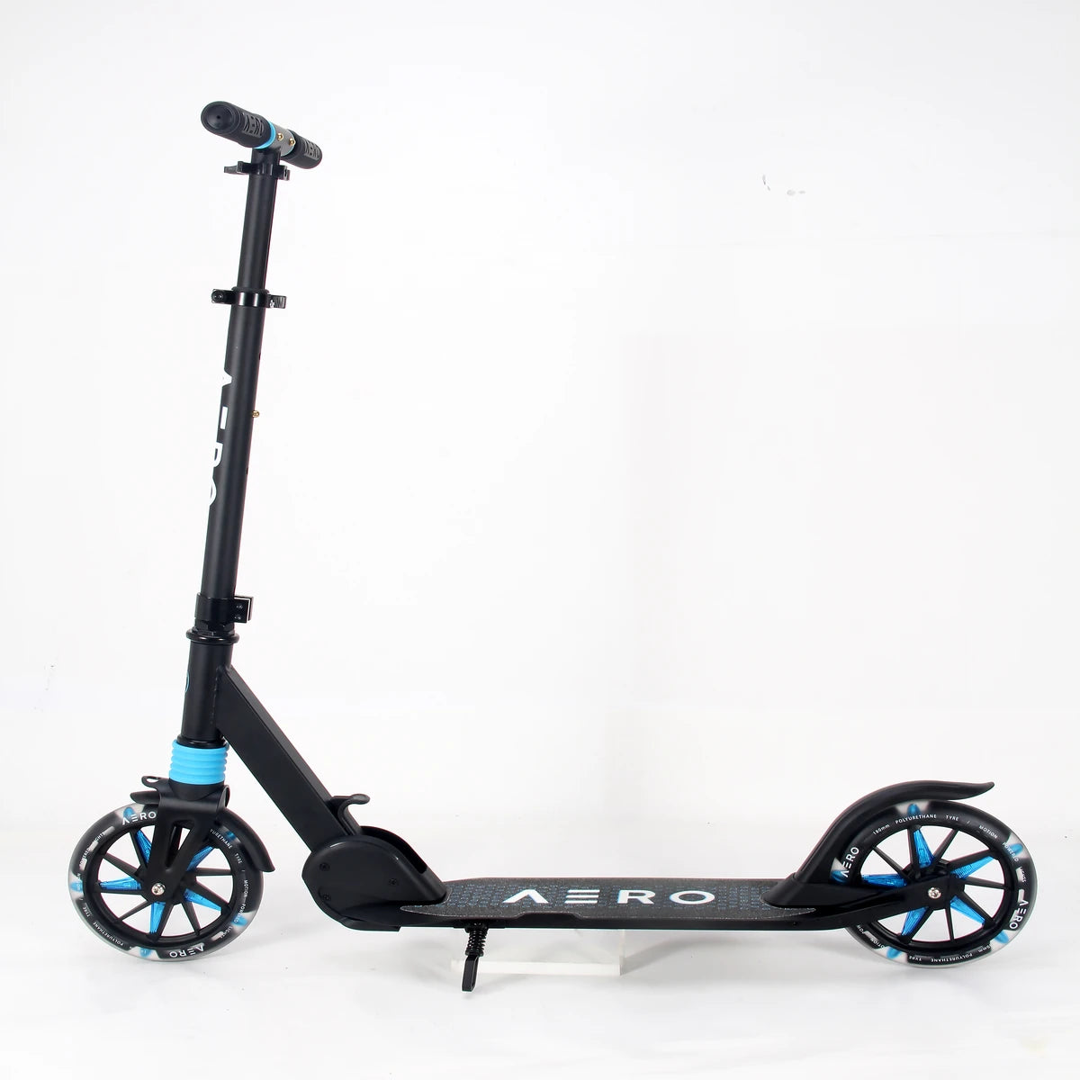 Aero Scooter with big light up wheels A5-Black