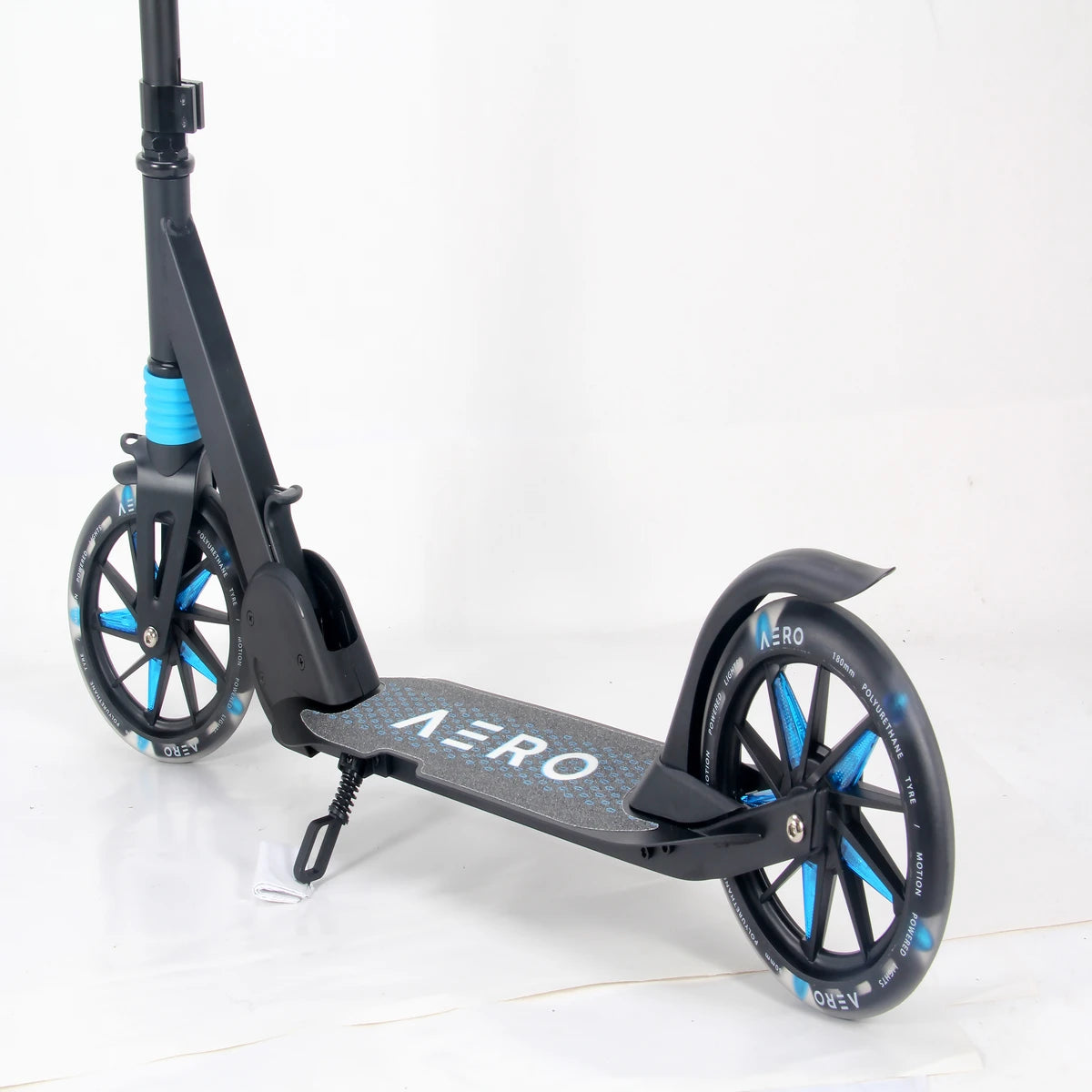 Aero Scooter with big light up wheels A5-Black